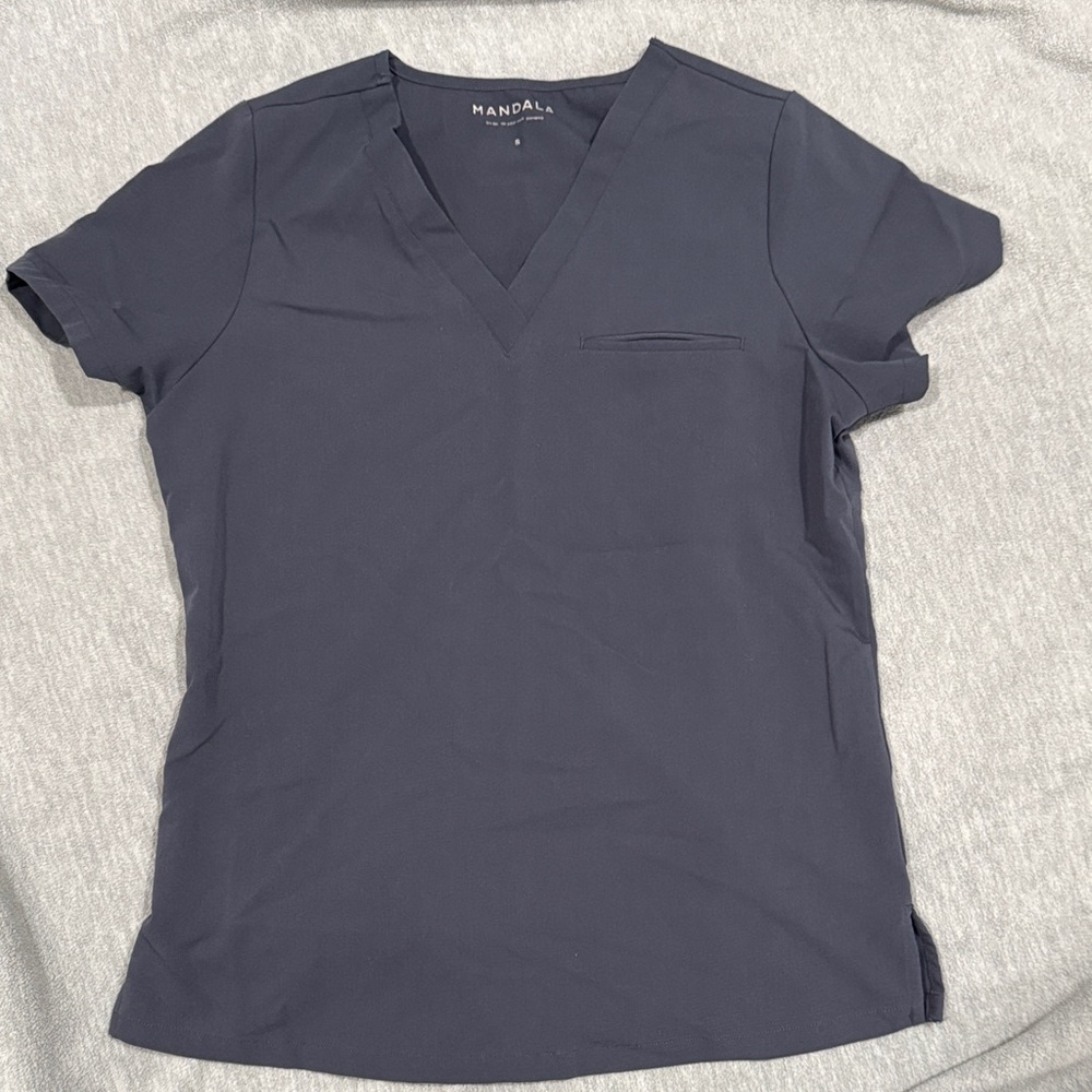 Mandala One-Pocket Scrub Top Pewter